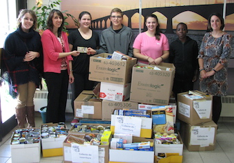 Plus de 850 livres de nourriture pour la banque alimentaire