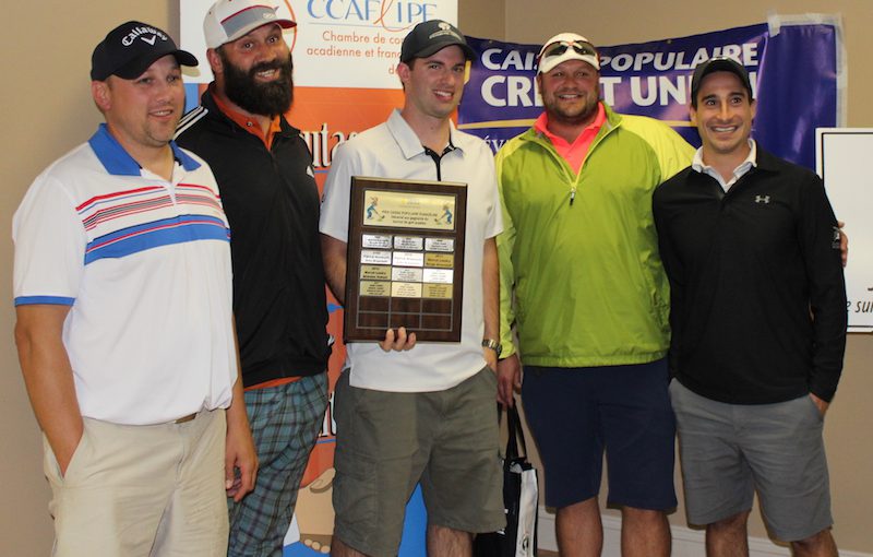 Les Hackeux remportent le championnat du 13e Tournoi de golf acadien chanceux