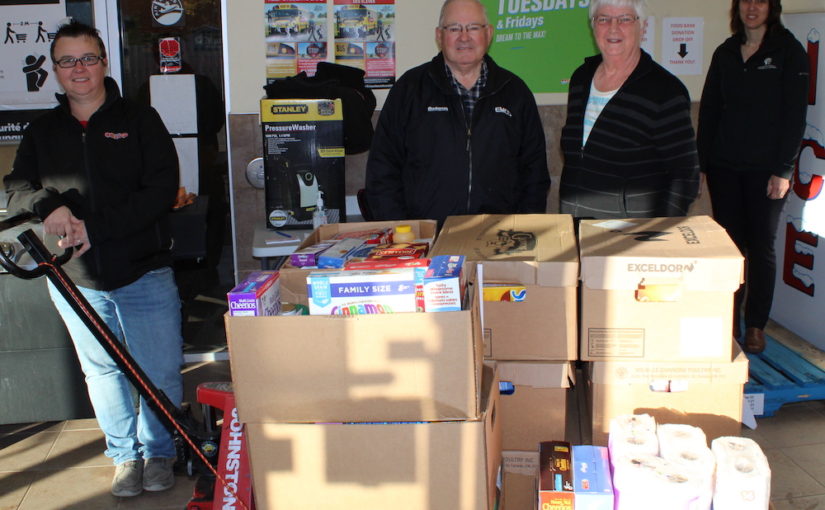 Plus de 2 171 $ en nourriture et argent pour la banque alimentaire de Tyne Valley